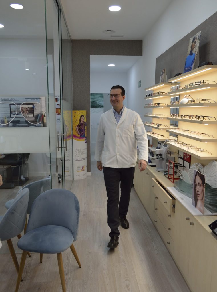 Centro Óptica y Audiología Juan Bravo Óptica-profesional